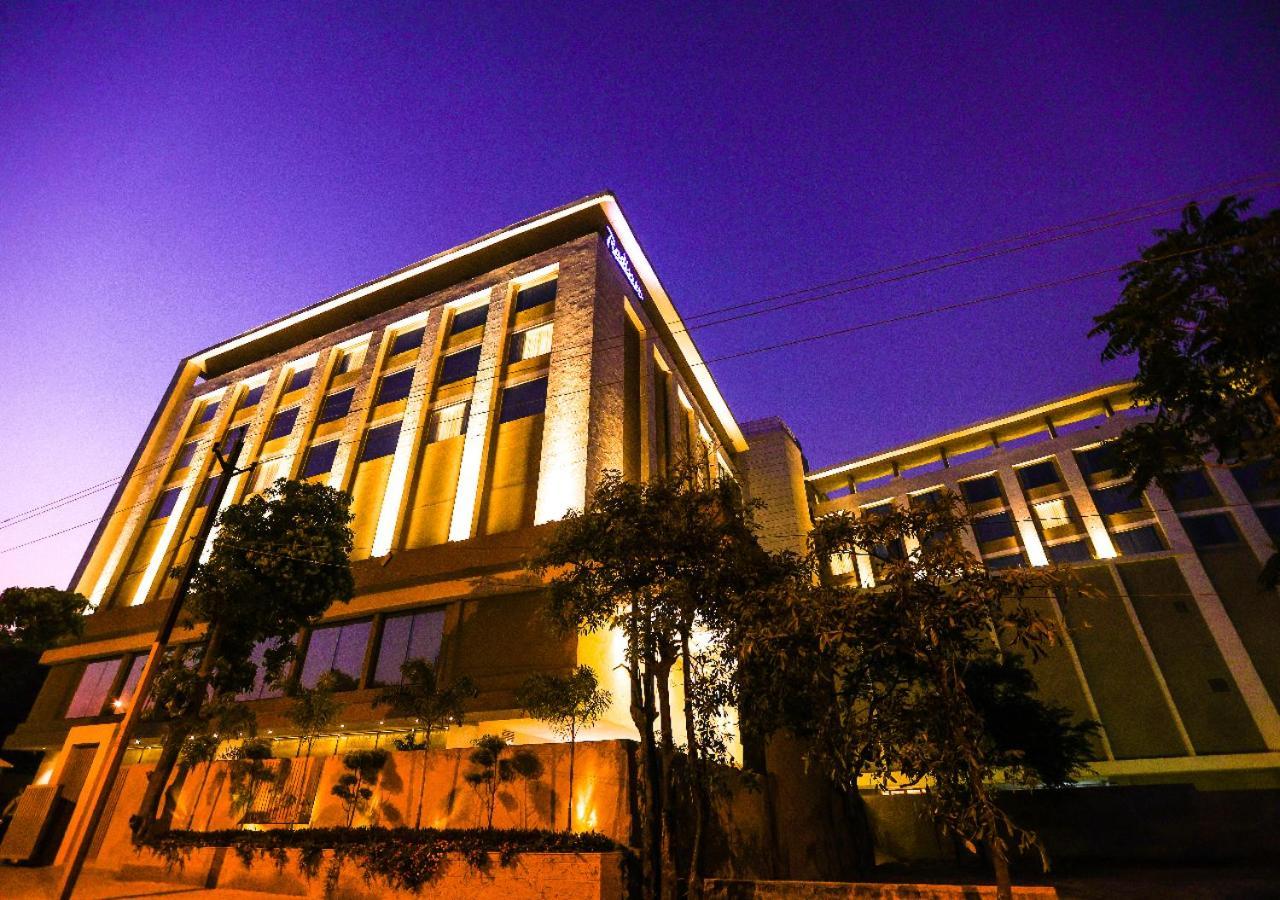 Radisson Bhopal Hotel Exterior photo