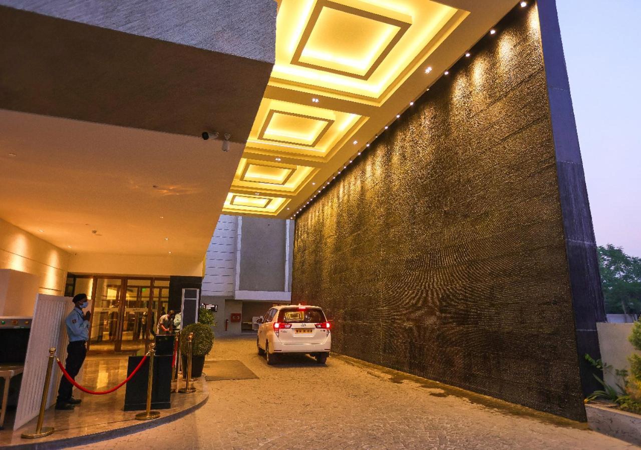Radisson Bhopal Hotel Exterior photo
